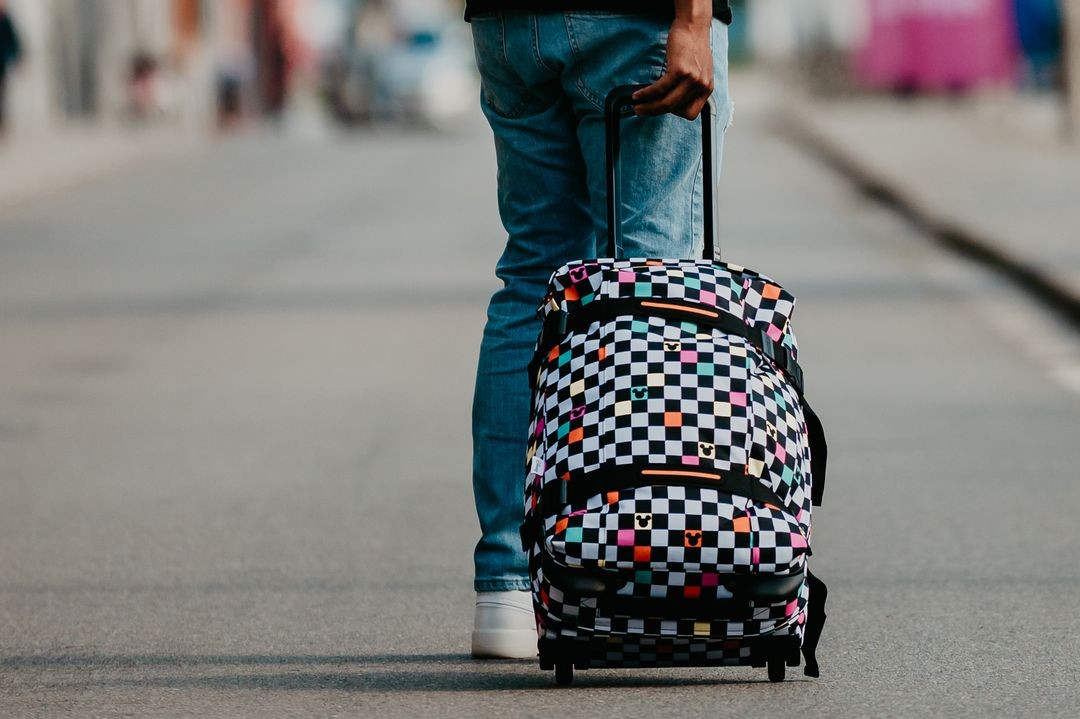 AMERICAN TOURISTER Kabinenbeutel mit Mickey Check -Rädern der städtischen Strecke