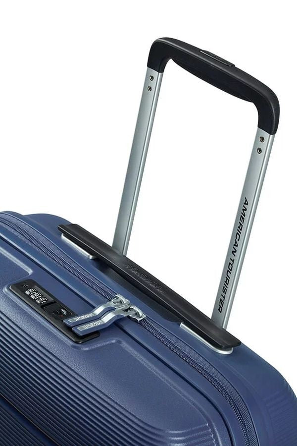 Linex van American Tourister  Spinner klein formaat