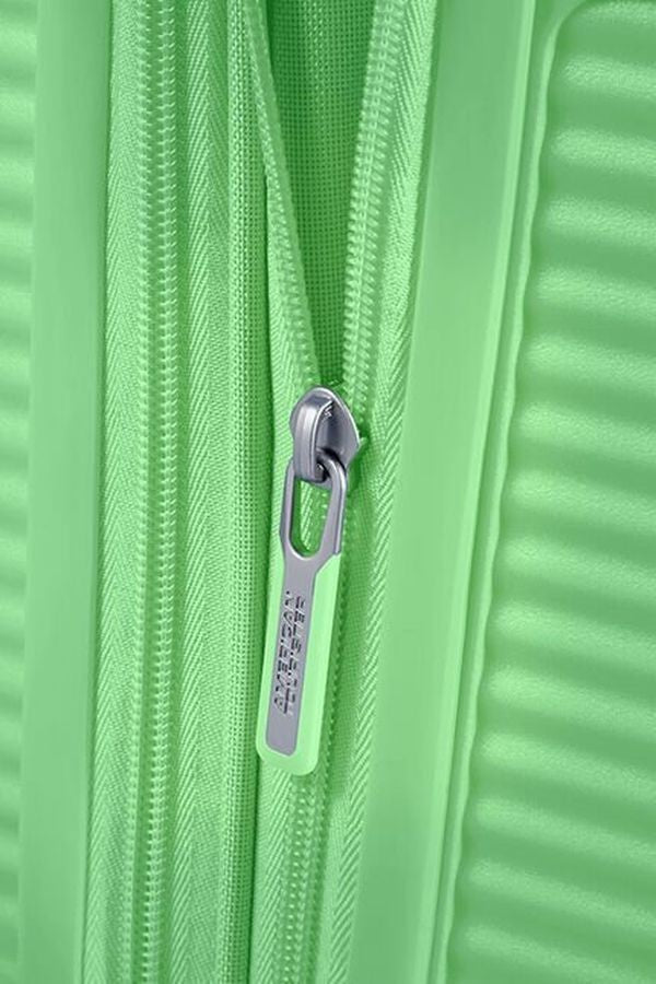 Pack Maleta Cabina SoundBox + Mochila Up Beat de American Tourister verde