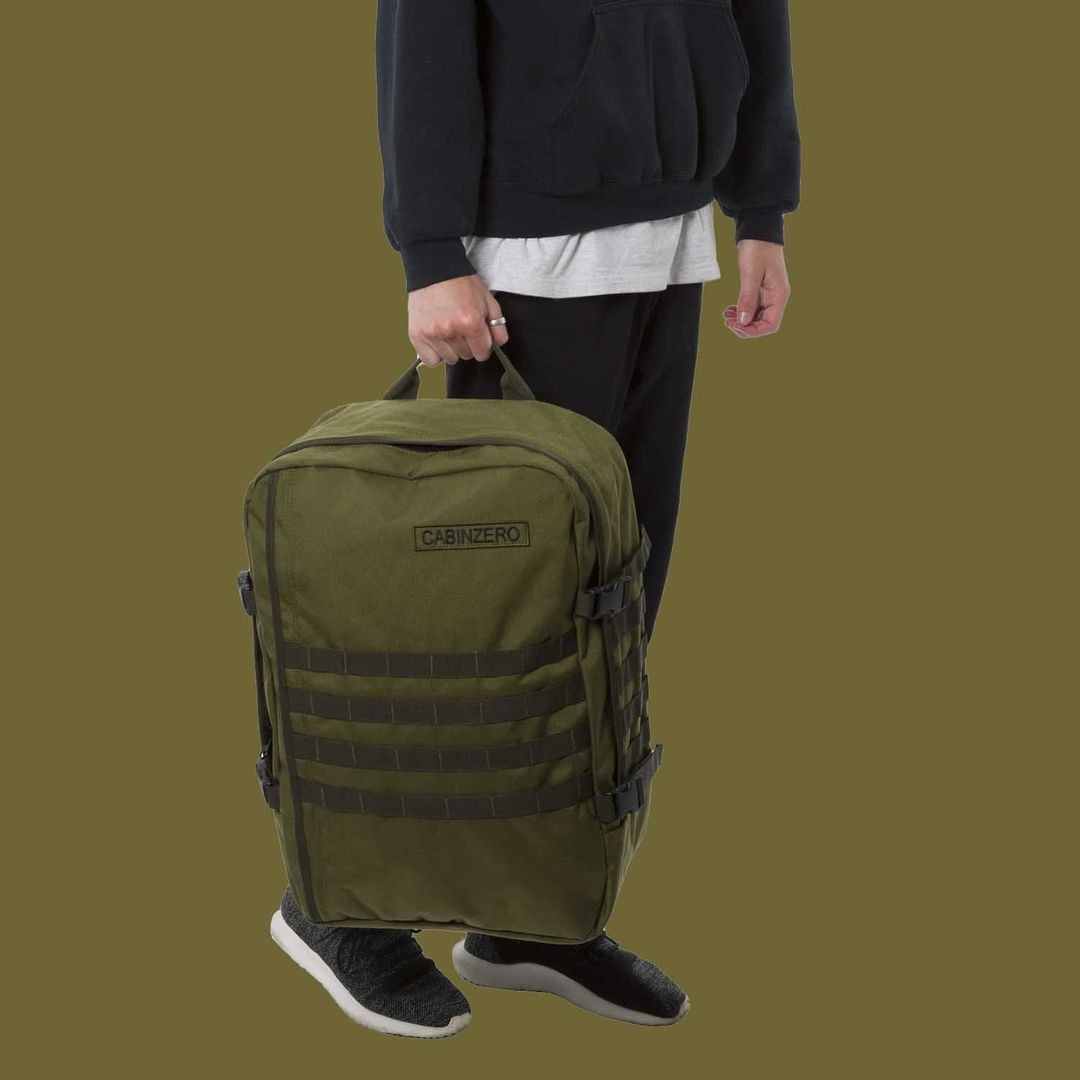 Militaire rugzak 44l van CabinZero