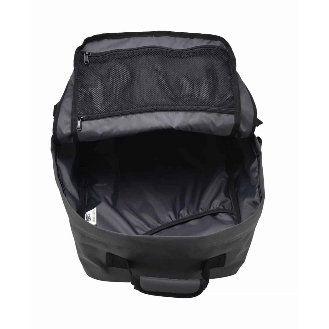 Classic 44L Cabinzero Black Plecak