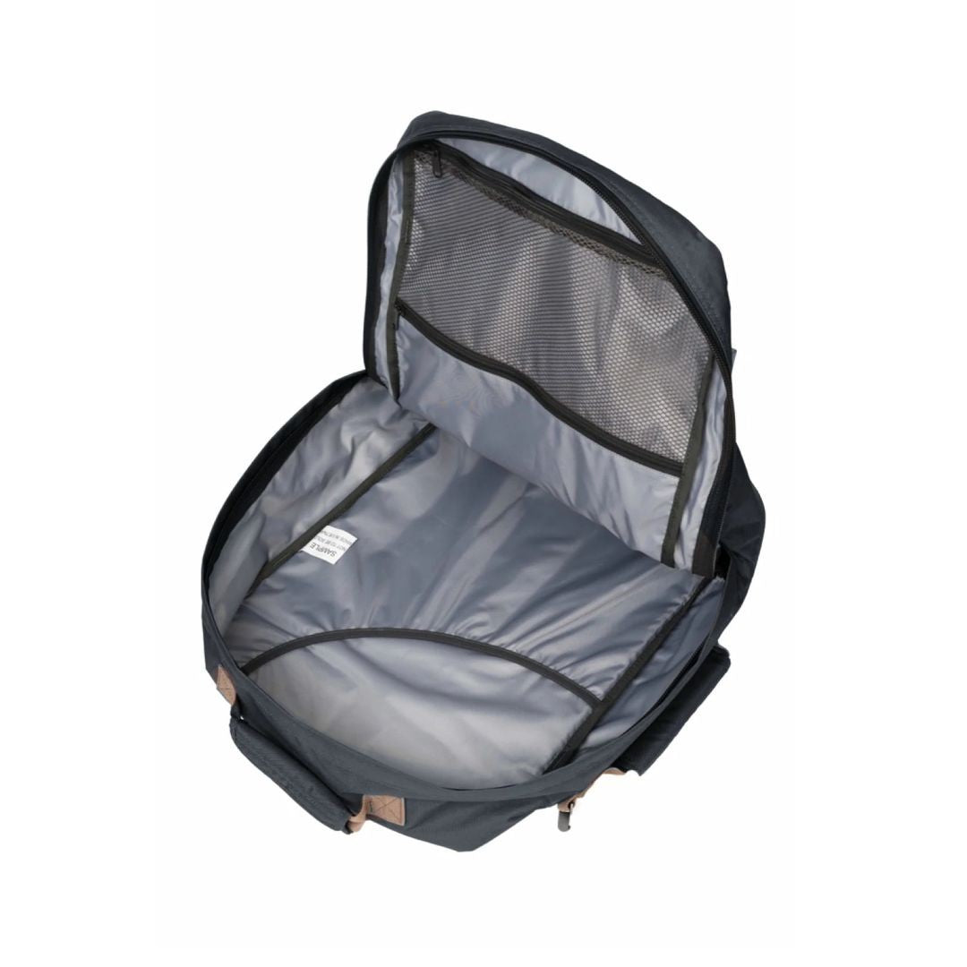 Classic 44L Cabinzero Black Plecak