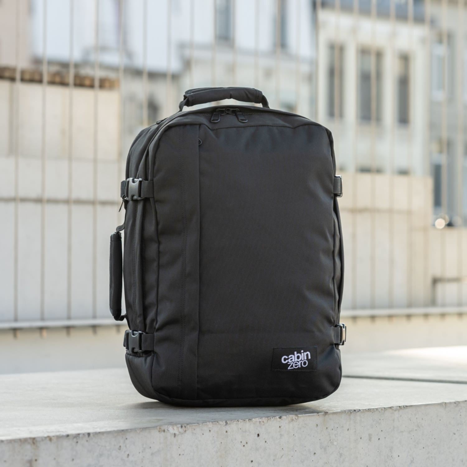 Klasyczny plecak 36L Cabinero Absolute Black